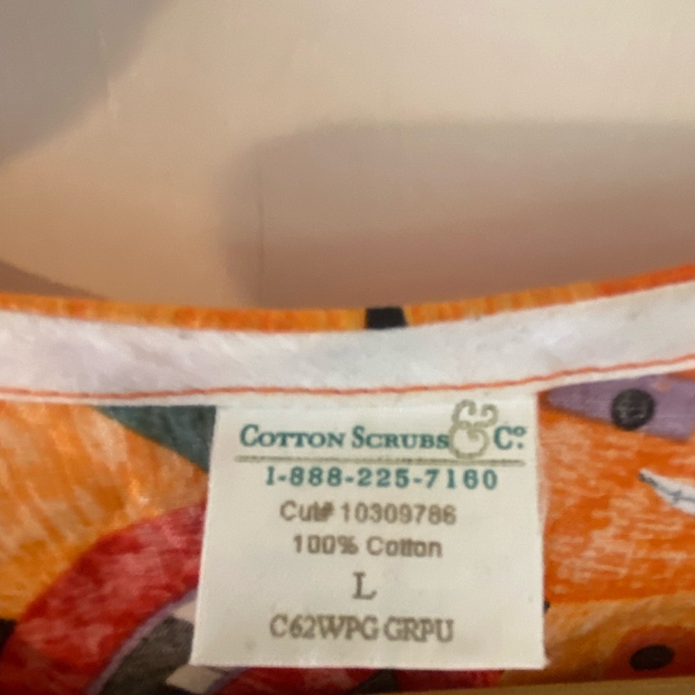Pumpkin Pattern Scrub Too - Picture 2 of 3